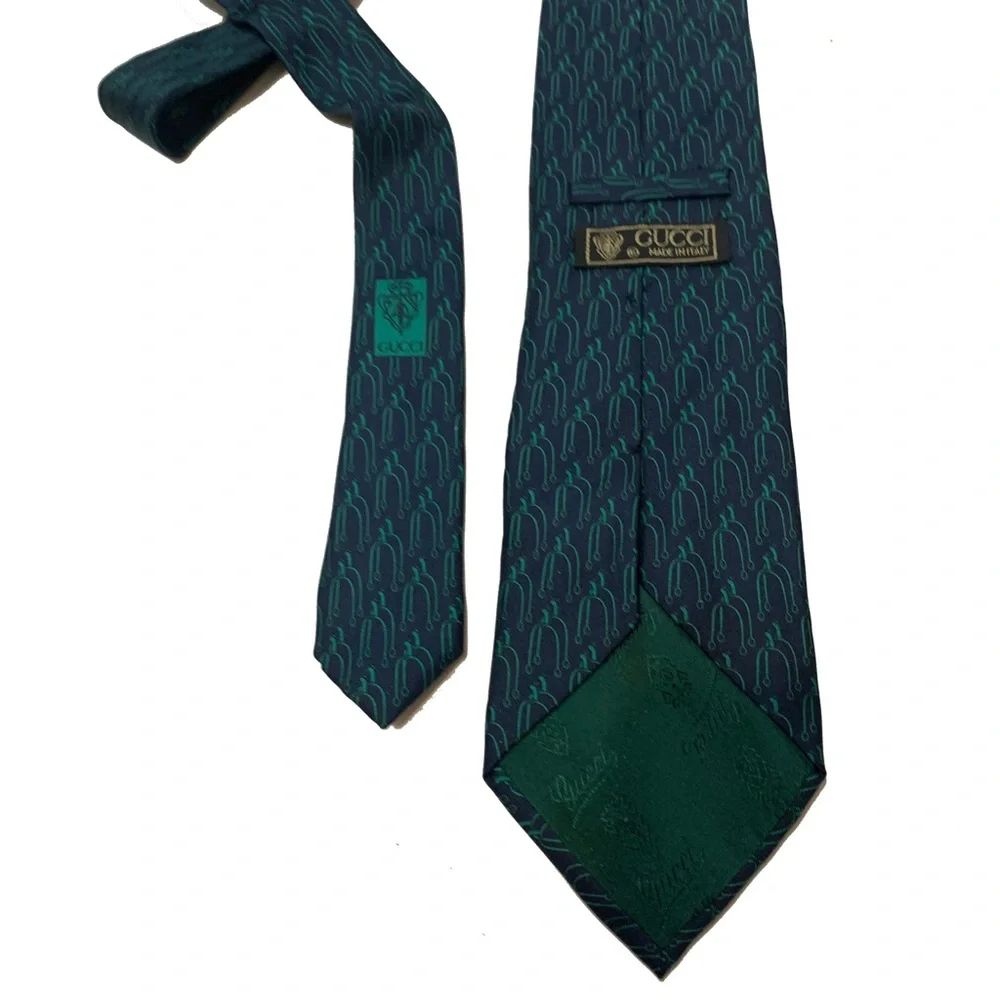 Gucci Elegant Men's Tie